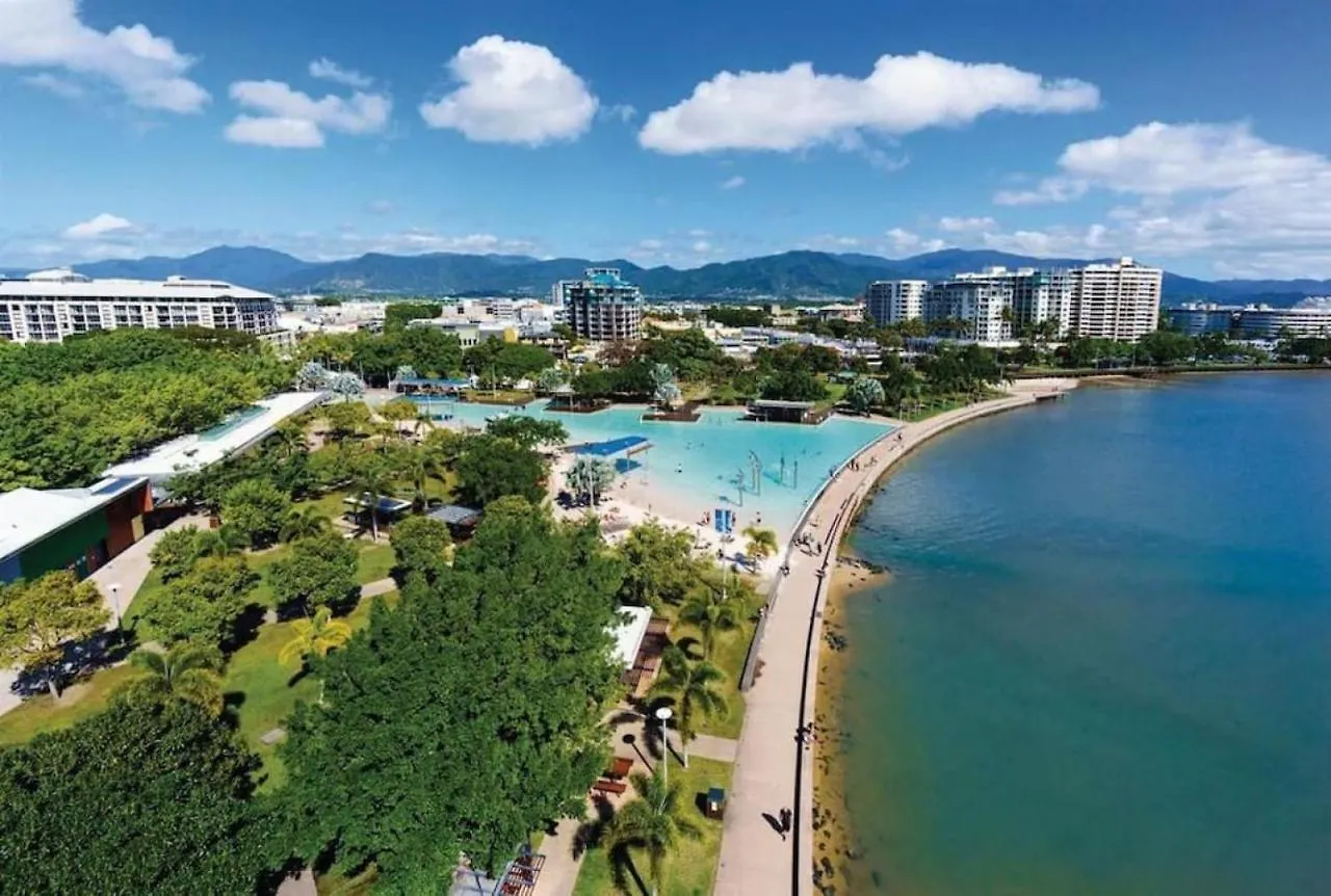 Modern Apartment Close To The City Centre 16 Cairns Australia
